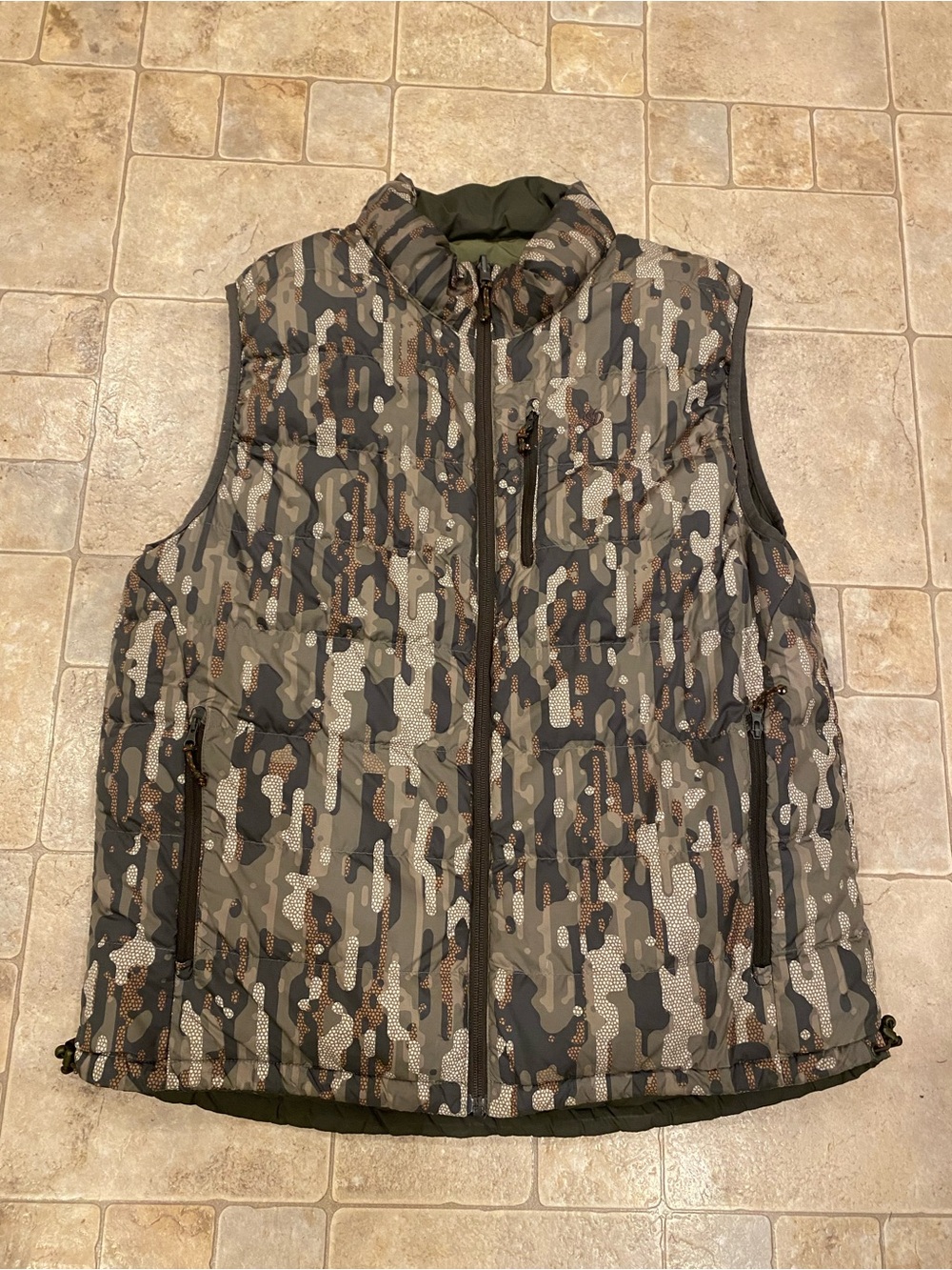 Duck Camp Men's Size L Reversible Dry-Down Vest Outdoor Hunting - Woodland
